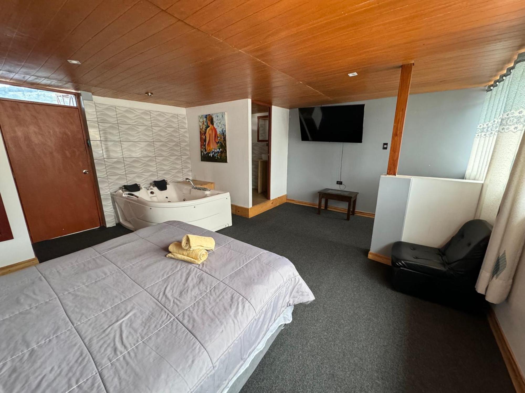 Hotel Alpamayo Guest House Huaraz  Bagian luar foto